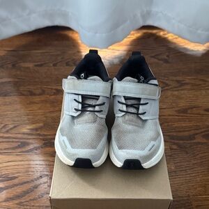 On Running Kids' Cream and Black Sneakers